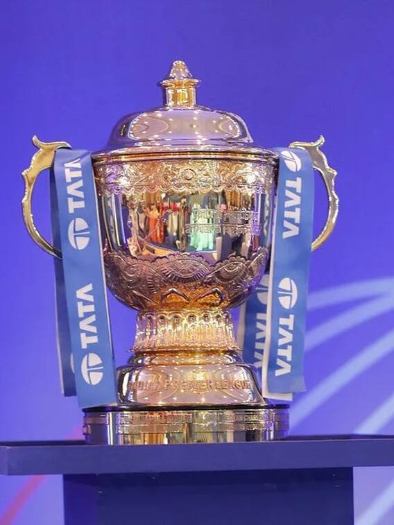 ஸ்வப்னில் டூ பதோனி-ஐபிஎல் அறிமுக போட்டியில் அரைசதம் கடந்த வீரர்கள் !