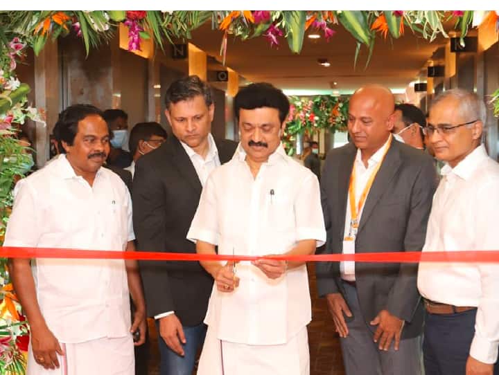 Amazon: சென்னையில் அமேசான் அலுவலகம்... 18 மாடி கட்டிடம்: 6000 பேருக்கு வேலை! Amazon office opened up in Chennai Amazon: சென்னையில் அமேசான் அலுவலகம்... 18 மாடி கட்டிடம்: 6000 பேருக்கு வேலை!