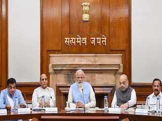Cabinet Meeting: આજે કેન્દ્રીય કેબિનેટની બેઠકમાંથી કેન્દ્રિય કર્મચારીઓને મળી શકે છે સારા સમાચાર, જાણો શું થશે ફાયદો