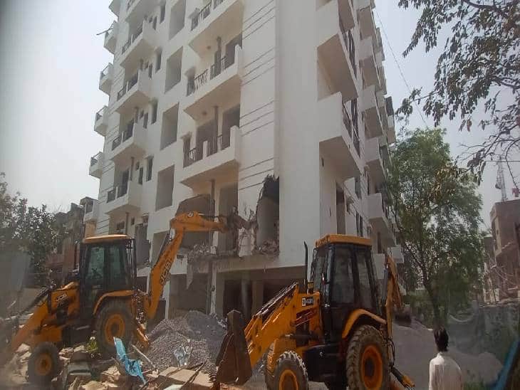 Government's Bulldozer Ran On BSP Leader's Apartment In Lucknow | Lucknow में BSP नेता के अपार्टमेंट पर चला सरकार का बुलडोजर, जानें क्या है पूरा मामला