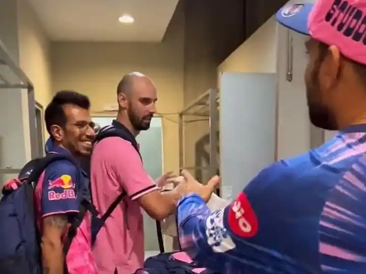 IPL 2022:  ਰਾਜਸਥਾਨ ਰਾਇਲਜ਼ ਦੇ ਫੀਲਡਿੰਗ ਕੋਚ ਨੇ ਯੁਜਵੇਂਦਰ ਚਾਹਲ ਦੇ ਲਏ ਮਜ਼ੇ, ਕਿਹਾ- '10 ਰੁਪਏ ਦੀ ਪੈਪਸੀ, ਯੂਜੀ ਭਾਜੀ...'