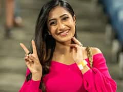 SRH vs RR : राजस्थान-हैदराबाद सामन्यात चहलची पत्नी धनश्रीने वेधलं साऱ्यांचं लक्ष, उत्साहात करत होती राजस्थानला चिअर