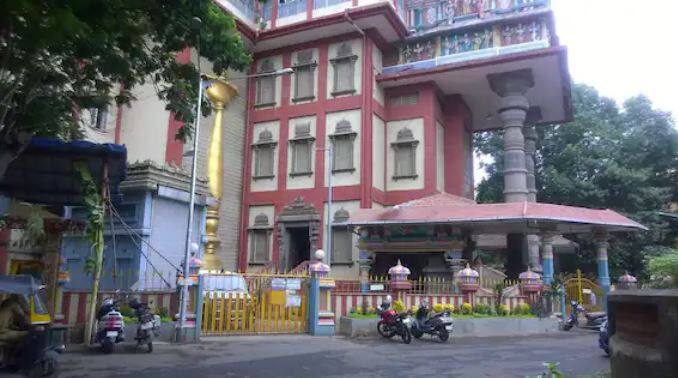 ਤਿਰੂਚੈਂਬਰ ਮੁਰੂਗਨ ਮੰਦਰ - ਇਹ ਮੰਦਰ ਦੱਖਣ ਵਿੱਚ ਅਭਿਆਸਾਂ ਦੇ ਸਾਰ ਨੂੰ ਪੁਨਸਥਾਪਤ ਕਰਦਾ ਹੈ। ਇਸ ਦਾ ਮੁੱਖ ਦੇਵਤਾ ਭਗਵਾਨ ਮੁਰੂਗਨ ਹੈ। ਇਹ ਮੰਦਰ ਮੁੰਬਈ ਦੀ ਇਕ ਛੋਟੀ ਪਹਾੜੀ 'ਤੇ ਬਣਿਆ ਹੈ। ਇਹ ਮੰਦਰ ਪੱਛਮੀ ਚੇਂਬੂਰ ਵਿੱਚ ਸਥਿਤ ਹੈ।