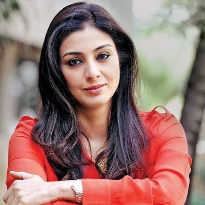 तब्बू बॉलीवुड की मशहूर अभिनेत्रियों में से एक है. एक्ट्रेस का पूरा नाम तबस्सुम हाशमी है. एक्ट्रेस शबाना आजमी की भतीजी हैं.