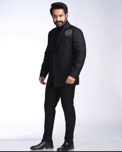RRR ਸਟਾਰ ਜੂਨੀਅਰ NTR ਦੀ ਕਾਰ ਕਲੈਕਸ਼ਨ ਬੇਹੱਦ ਸ਼ਾਨਦਾਰ, ਗੈਰਾਜ 'ਚ ਖੜ੍ਹੀਆਂ ਕਰੋੜਾਂ ਦੀਆਂ ਲਗਜ਼ਰੀ ਗੱਡੀਆਂ