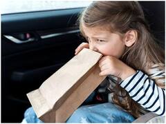 इन घरेलू उपायों से रुकेगी बच्चों की उल्टी