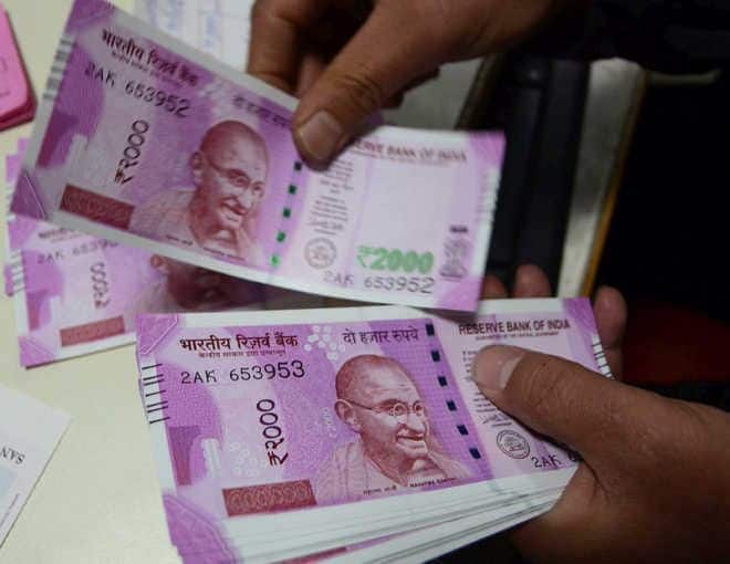 Rupees 2,000 Currency Note: 3 सालों में 2,000 रुपये वाले 2.44 लाख करोड़ के नोट बाजार से गायब, जानें आरबीआई ने दी क्या सफाई