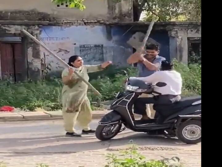 Uttar Pradesh After video of beating of handicapped in Greater Noida went viral police arrested accused ANN UP News: ग्रेटर नोएडा में दिव्यांग के पिटाई की वीडियो वायरल होने बाद, पुलिस ने आरोपियों को किया गिरफ्तार, हुई ये कार्रवाई