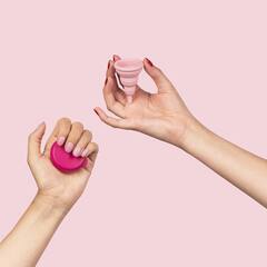 Menstrual Cup: দাগ-ছোপ, প্যাড বদল থেকে রেহাই তো বটেই, মেনস্ট্রুয়াল কাপের আছে হাজারো উপকারিতা