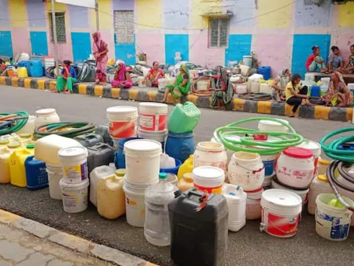 Ujjain News: उज्जैन संभाग में भीषण गर्मी के बीच 'पाताल' में पहुंचा जलस्तर, 10 साल में लगातार बदले हालात Ujjain Water level reached Hades in Ujjain division amid scorching heat situation changed continuously in 10 years ANN Ujjain News: उज्जैन संभाग में भीषण गर्मी के बीच 'पाताल' में पहुंचा जलस्तर, 10 साल में लगातार बदले हालात