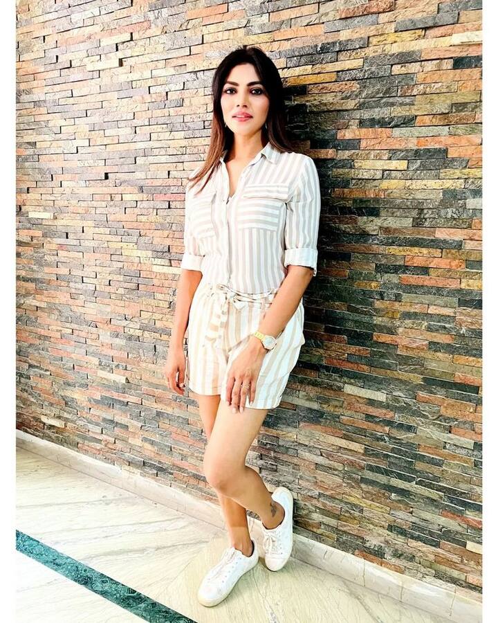 లహరి లేటెస్ట్ ఫొటోలు. (Photo Courtesy: Lahari shari Instagram)