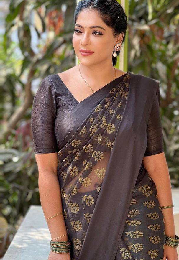 யானை கருப்பு தான் கூவும் குயிலும் கருப்பு தான்