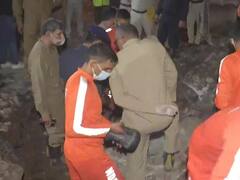 दिल्ली: सीवर में गिरने से तीन कर्मचारियों समेत 4 की मौत, कई घंटों की कोशिश के बाद NDRF ने निकाले शव