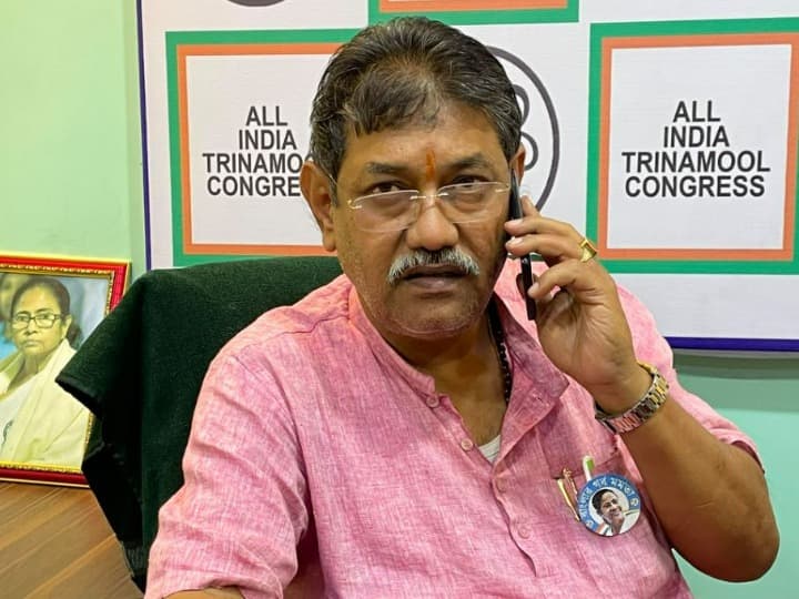 Election Commission strong stand against TMC MLA Narendranath Chakraborty this step was taken in the case of violation of code of conduct TMC के धमकी देने वाले MLA के खिलाफ चुनाव आयोग का एक्शन, प्रचार पर लगाई रोक, बीजेपी ने की थी EC से शिकायत
