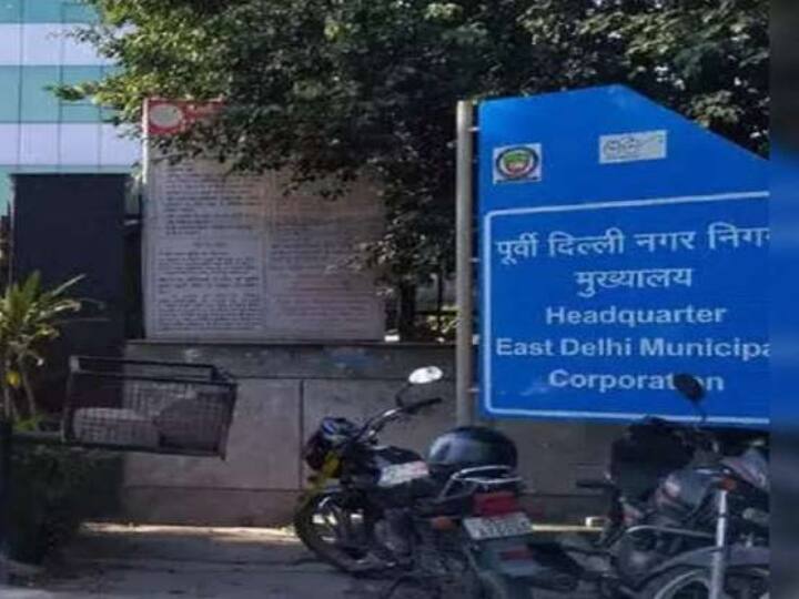 AAP-BJP Fight: द कश्मीर फाइल्स को लेकर EDMC के सत्र में बवाल, बीजेपी और आप पार्षदों के बीच हाथापाई BJP AAP councillors fights each other in east delhi municipal corporation session the kashmir files AAP-BJP Fight: द कश्मीर फाइल्स को लेकर EDMC के सत्र में बवाल, बीजेपी और आप पार्षदों के बीच हाथापाई