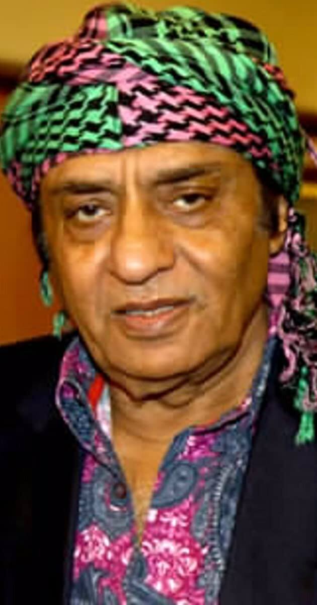 बॉलीवुड एक्टर रंजीत ने कभी भी अपने पूरे नाम का इस्तेमाल नहीं किया है. एक्टर का पूरा नाम वैसे रंजीत बेदी है.