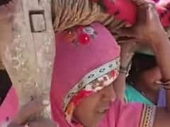 Rewa News: मां के शव को खाट पर लादकर 5 किलोमीटर तक ले गईं बेटियां, एंबुलेंस मिला न शव वाहन