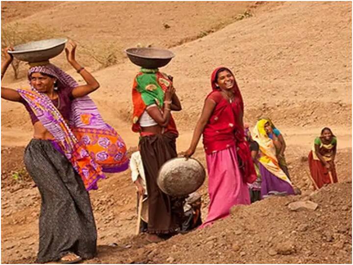 Chhattisgarh News 11 rupees more wages to laborers working under mgnrega in Chhattisgarh Chhattisgarh News: छत्तीसगढ़ में MGNREGA मजदूरों की मजदूरी में हुआ इजाफा, पढ़ें पूरी जानकारी