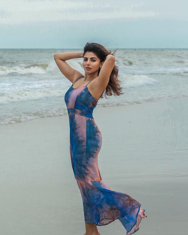 பெண் இல்லாத ஊாிலே அடி ஆண் பூ கேட்பதில்லை