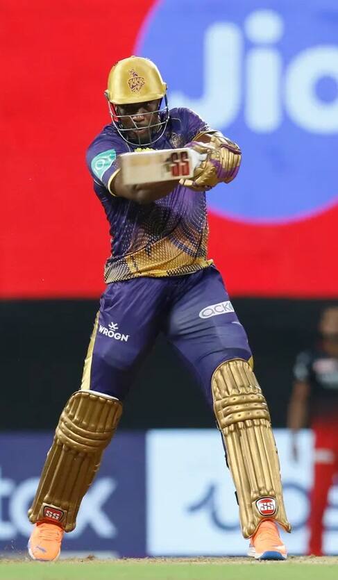 আন্দ্রে রাসেল পাল্টা লড়াই করেন। ১৮ বলে ২৫ করেন তিনি। কেকেআর তোলে ১২৮।