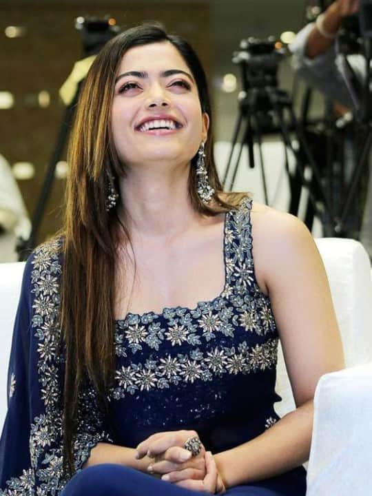 Rashmika clicks: ரஷ்மிக்காவின் ஸ்டைலிஷ் க்ளிக்ஸ்..! Rashmika clicks: ரஷ்மிக்காவின் ஸ்டைலிஷ் க்ளிக்ஸ்..!