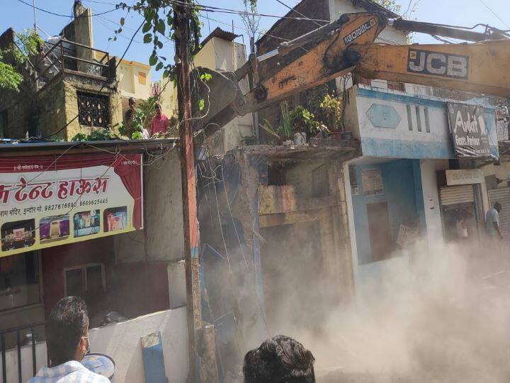 Madhya Pradesh Indore bulldozers on illegal constructions run under anti-mafia campaign ANN Indore News: इंदौर में माफियाओं की अब खैर नहीं! एंटी माफिया अभियान के तहत चलाया गया अवैध निर्माणों पर बुल्डोजर