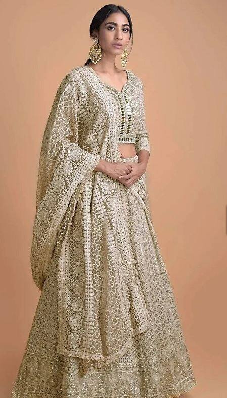 આજે અમે તમને પેસ્ટલ અને બ્રાઈટ્સ કવર્સના કેટલાક ચિકનકારી લહેંગા બતાવીશું.