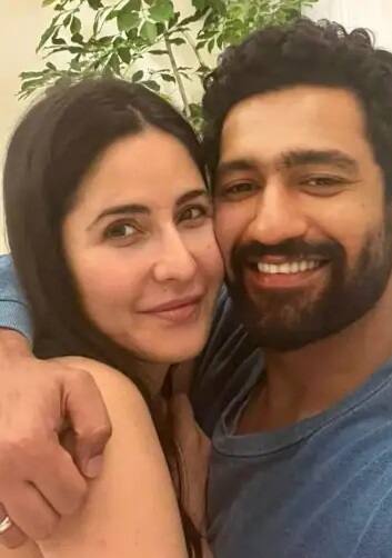 વિક્કી કૌશલ દ્વારા શેર કરવામાં આવેલી આ તસવીરોમાં લૉકેશનનો ખુલાસો નથી કરવામાં આવ્યો. એક્ટરે પોતાની રજાઓને પુરેપુરી રીતે સિક્રેટ રાખી છે.