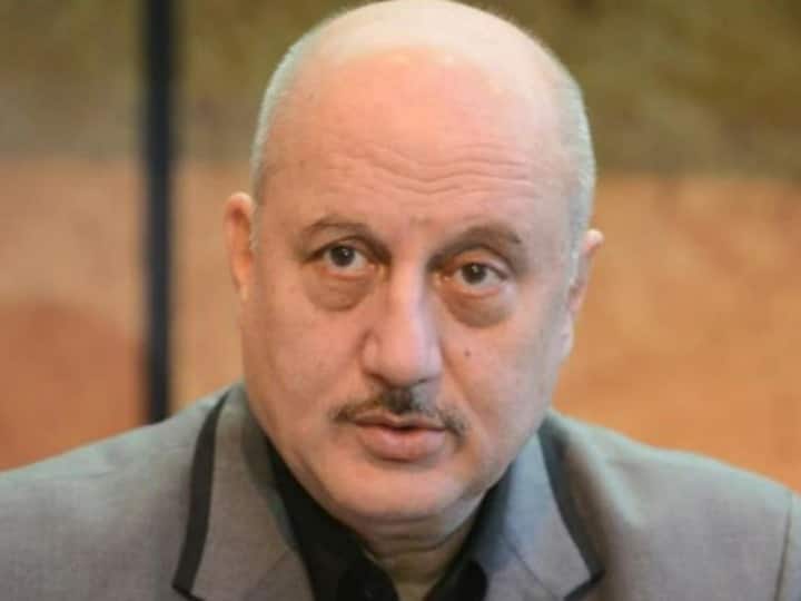 Anupam Kher reply to those who told The Kashmir Files half truth said make your film and show your truth ann 'द कश्मीर फाइल्स' को आधा सच बताने वाले लोगों का अनुपम खेर का जवाब, कहा- अपनी फिल्म बनाएं और अपना सच दिखाएं