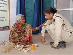 Rajgarh News: आंखों में आंसू लेकर 70 साल की महिला पहुंची थाने, बेटे और बहु की ये करतूत सुनकर पुलिस भी हुई भावुक