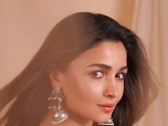 PHOTO: आलियाची पोस्ट वादात; डिलीट करत म्हणाली..