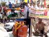 Jabalpur: बढ़ती महंगाई के खिलाफ कांग्रेस ने खोला मोर्चा, बैलगाड़ी पर गैस सिलेंडर रखकर जताया विरोध