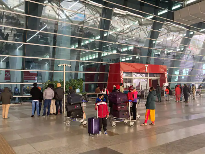 ਸ਼ਖਸ ਨੇ ਪਿਛਲੇ 14 ਸਾਲਾਂ ਤੋਂ ਏਅਰਪੋਰਟ ਨੂੰ ਬਣਾਇਆ ਆਪਣਾ ਆਸ਼ਿਆਨਾ, ਇਸ ਕਾਰਨ ਆਪਣੇ ਘਰ ਤੋਂ ਰਹਿੰਦਾ ਦੂਰ