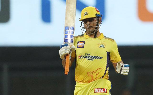 IPL 2022, CSK vs LSG: MS Dhoni Record Surpasses 7000 run mark t20 cricket, 5th Indian player To Reach 7000 Runs MS Dhoni Record: அடடே மாஸ்! டி20 கிரிக்கெட்டில் 7000+ ரன்கள்...தோனியின் புதிய சாதனை!