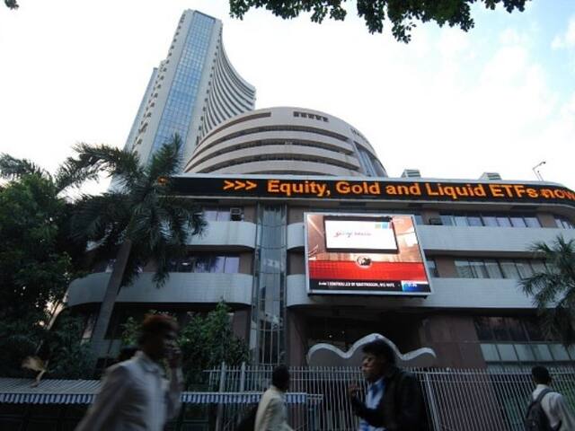 Sensex Slips 115 Points, Nifty Settles Below 17,500; Indices Up Over 18% In FY22