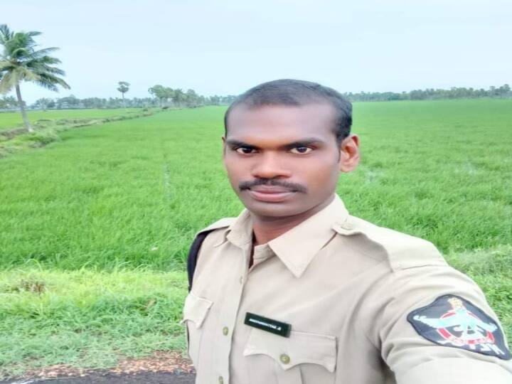 West Godavari Undi Police Constable caught snatching chains in Kaikalur West Godavari Crime : దొంగగా మారిన పోలీస్, చైన్ స్నాచింగ్ చేస్తూ పట్టుపడితే చితక్కొట్టేశారు!