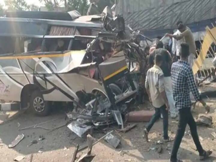 Accident : ஆம்பூர் அருகே கோர விபத்து..! லாரி மீது வேன் மோதி 4 பேர் பரிதாபமாக உயிரிழப்பு..!