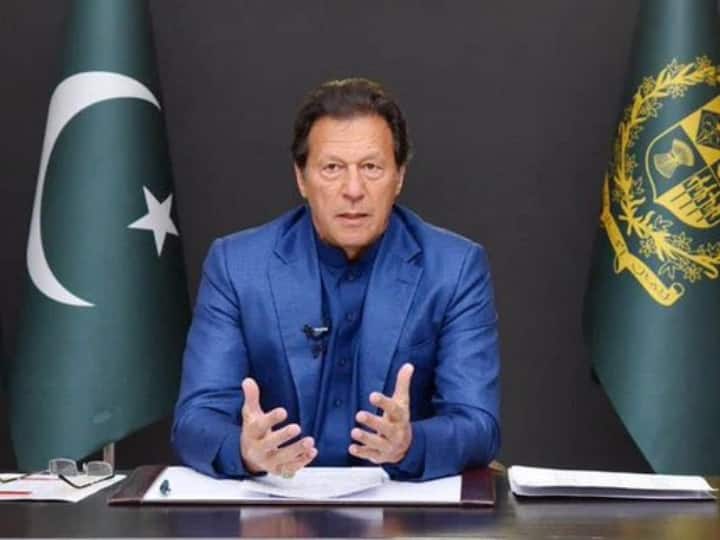 Pakistan Political Crisis: कुर्सी बचाने के लिए अपनी ही चिट्ठी के दांव में उलझे इमरान खान, पाकिस्तान के लिए बने फजीहत