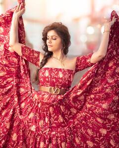 माथे पर बिंदी, चेहरे पर नूर ! लाल ड्रेस पहन रुबीना दिलैक कुछ ऐसे बनीं हूर, तस्वीरों में दिखा बेहद अलग अंदाज