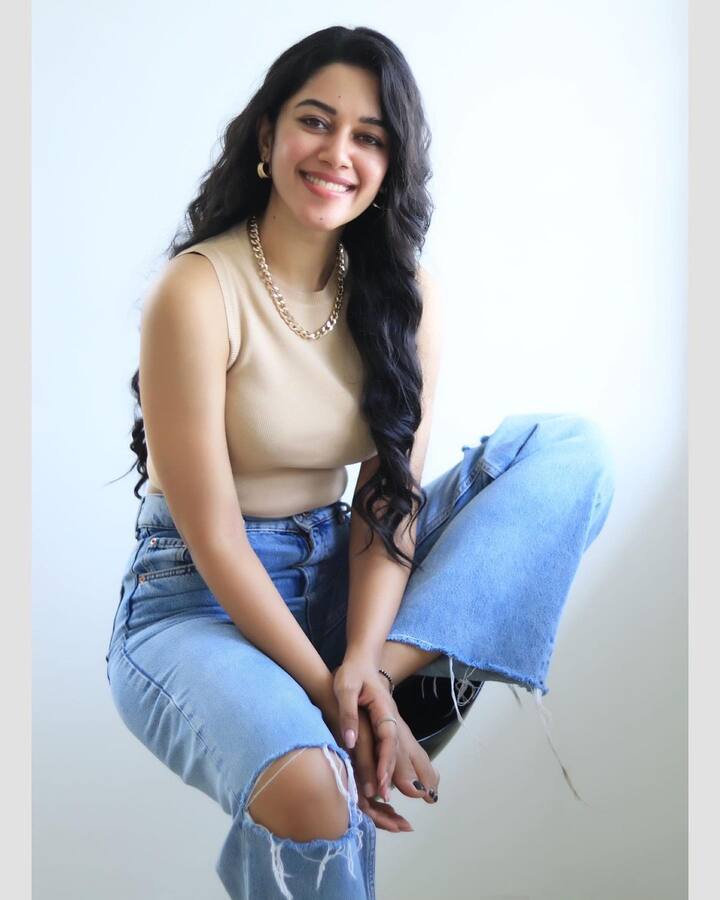 మృణాళిని రవి అందమైన ఫోటోలు  -Image credit: MrinaliniRavi/Instagram