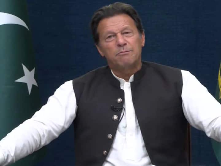 Pakistan PM Imran Khan addresses people ahead of his no confidence voting parliament Imran Khan: நான் பின்வாங்கப் போவதில்லை.. அதிரடியாய் அறிவித்த இம்ரான்கான்! பரபரக்கும் பாக்.!!