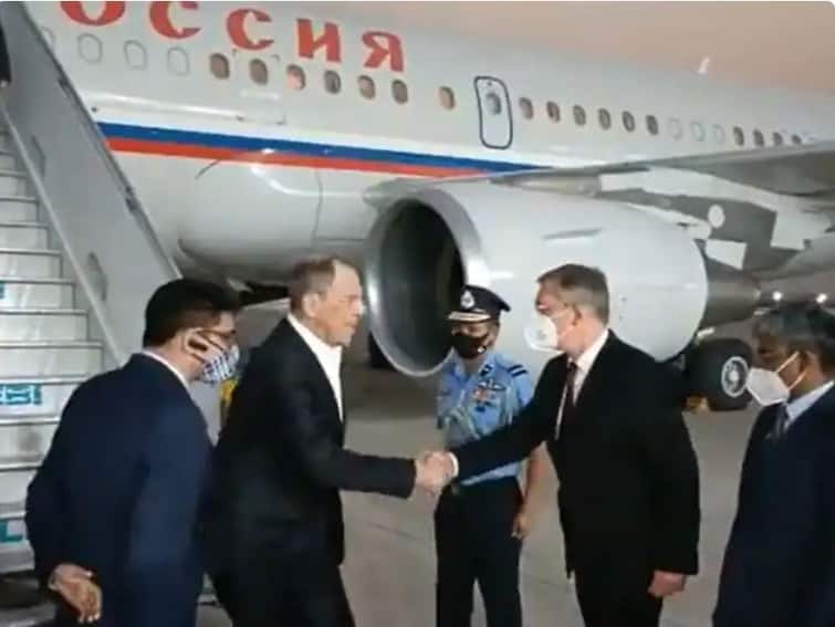 Foreign Minister of Russia, Sergey Lavrov arrives in New Delhi for an official visit યૂક્રેન સામેના યુદ્ધ વચ્ચે રશિયાના વિદેશમંત્રી પહોંચ્યા દિલ્હી, પીએમ મોદી અને વિદેશમંત્રી સાથે કરશે મુલાકાત