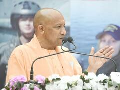 यूपी में सोनभद्र के डीएम पर गिरी गाज, भ्रष्टाचार और चुनाव के दौरान लापरवाही को लेकर हुए सस्पेंड