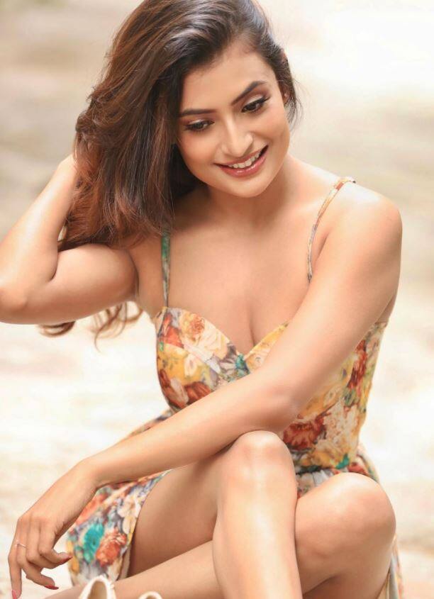 તમામ તસવીરો અલાયનાના ઇન્સ્ટાગ્રામ પરથી લેવામાં આવી છે.