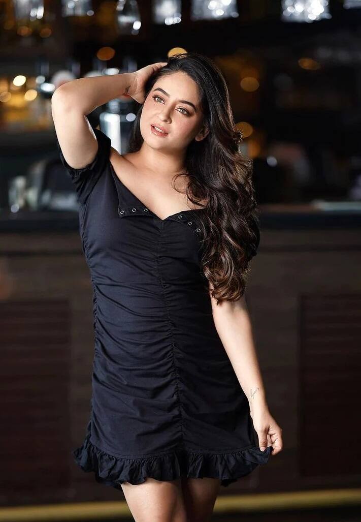 માહી વિજને કલર્સના શો 'લાગી તુઝસે લગન' અને 'નકુશા'થી લોકપ્રિયતા મળી હતી. આ સિવાય માહી વિજે 'ઝલક દિખલા જા-4' અને 'નચ બલિયે-5'માં પણ ભાગ લીધો છે.