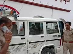 UP Paper Leak: पेपर लीक मामले में गिरफ्तारी को लेकर पुलिस ने दी जानकारी, इस सवाल पर कैमरे से भागते नजर आए DM और SP