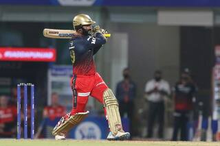 'As Ice Cool As MS Dhoni': Faf Du Plessis On Dinesh Karthik's Finishing Ability | KKR vs RCB