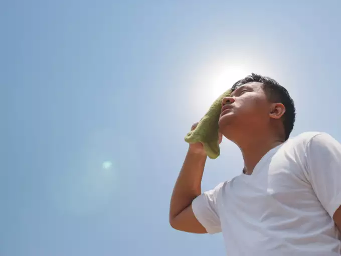 Sweating And Smelling Body Odor Cause And Home Remedies इन घरेलू उपायों से नहीं आयेगी पसीने से बदबू