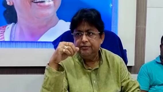 North 24 Pargana: গোবরডাঙায় অঞ্চল সভাপতিকে এলোপাথাড়ি কোপ, প্রতিবাদে রাস্তা অবরোধ TMC-র।Bangla News