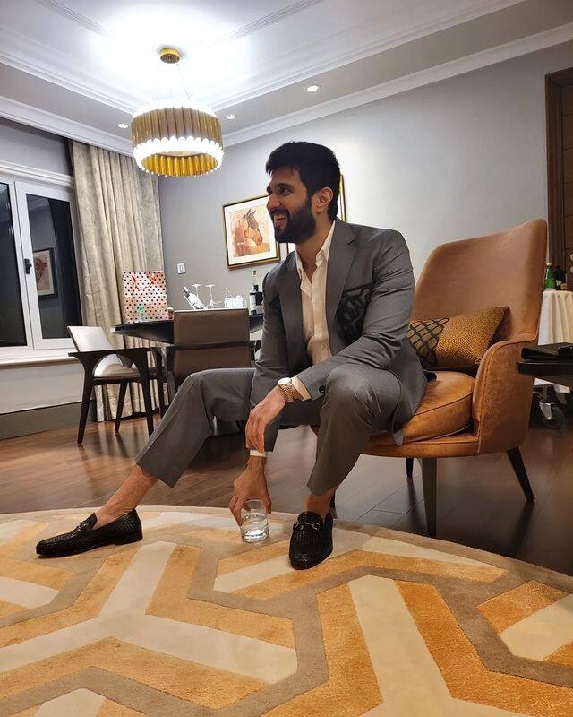 ఇప్పుడు తెలుగమ్మాయిల మోస్ట్ వాంటెడ్ హీరో విజయదేవరకొండ.  -Image credit: VijayDevarakonda/Instagram